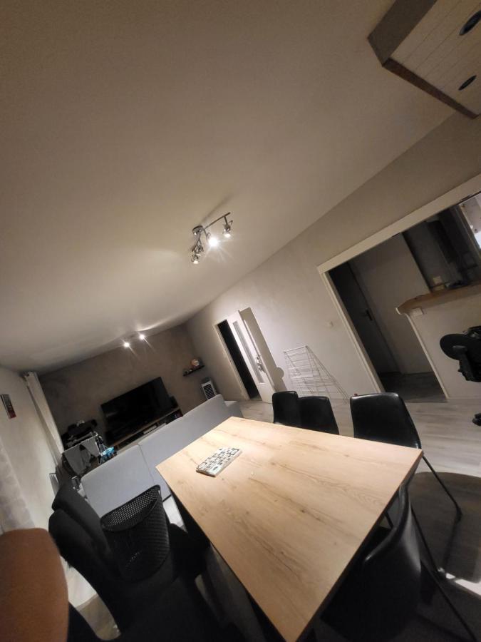 Chambre Neuve Dans Un Logement Partage A 10 Minute Du Circuit 24H Allonnes  Exterior photo